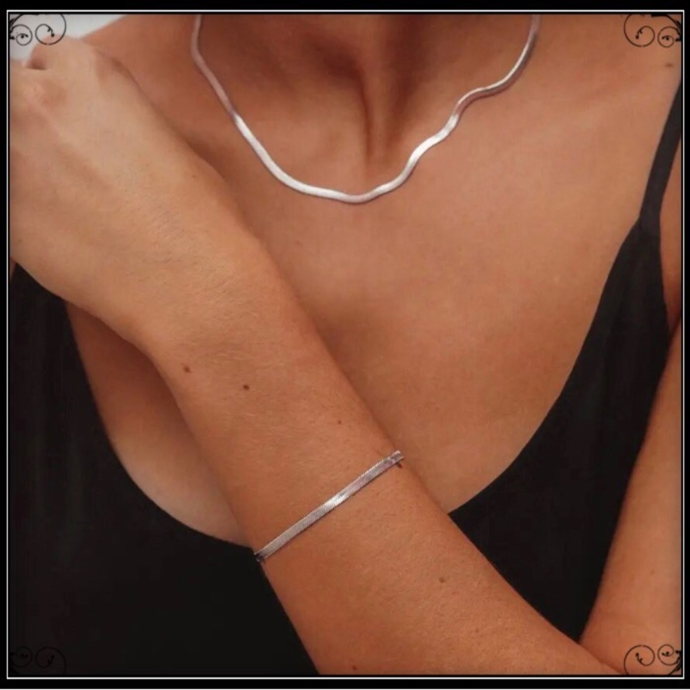 Clearance! THIN 2MM OMEGA CHAIN BRACELET DELICATE ANKLET - Picture 4 of 4